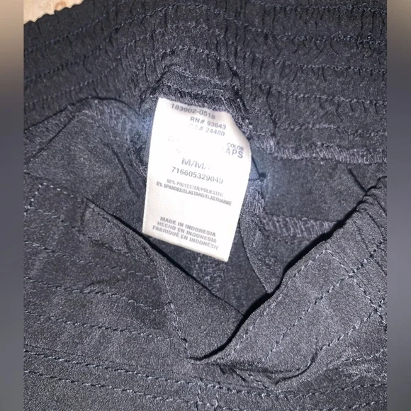 🖤 Heart Soul Women’s Black Scrub Cargo Pants Straight Leg Gold Heart Size Medium - Picture 11 of 14